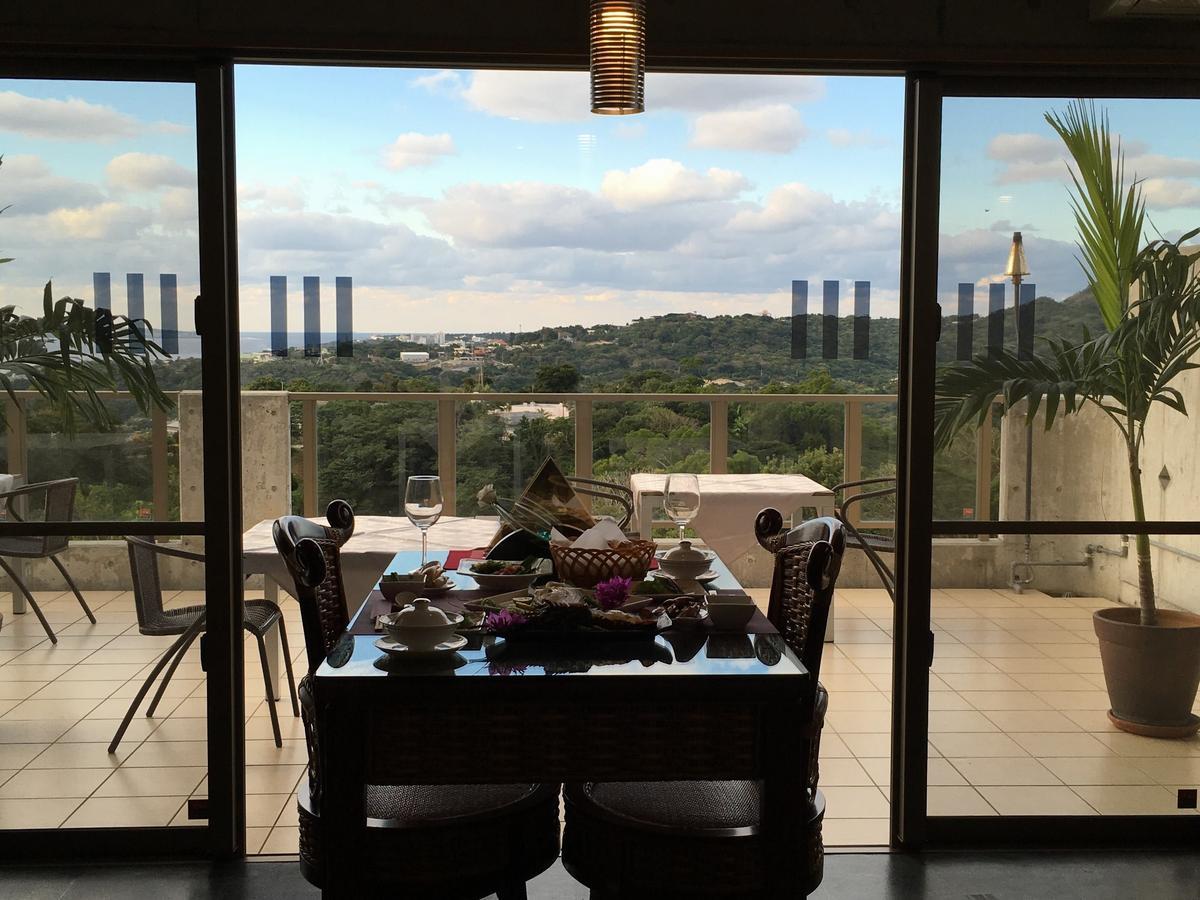 Villa Motobu Hills Buitenkant foto