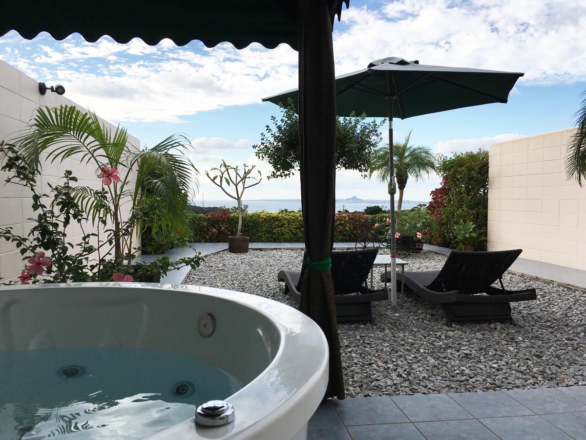 Villa Motobu Hills Buitenkant foto