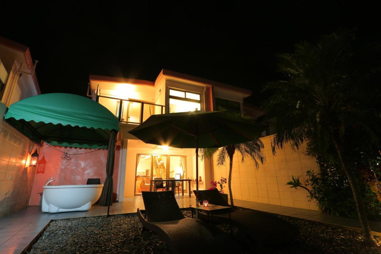 Villa Motobu Hills Buitenkant foto