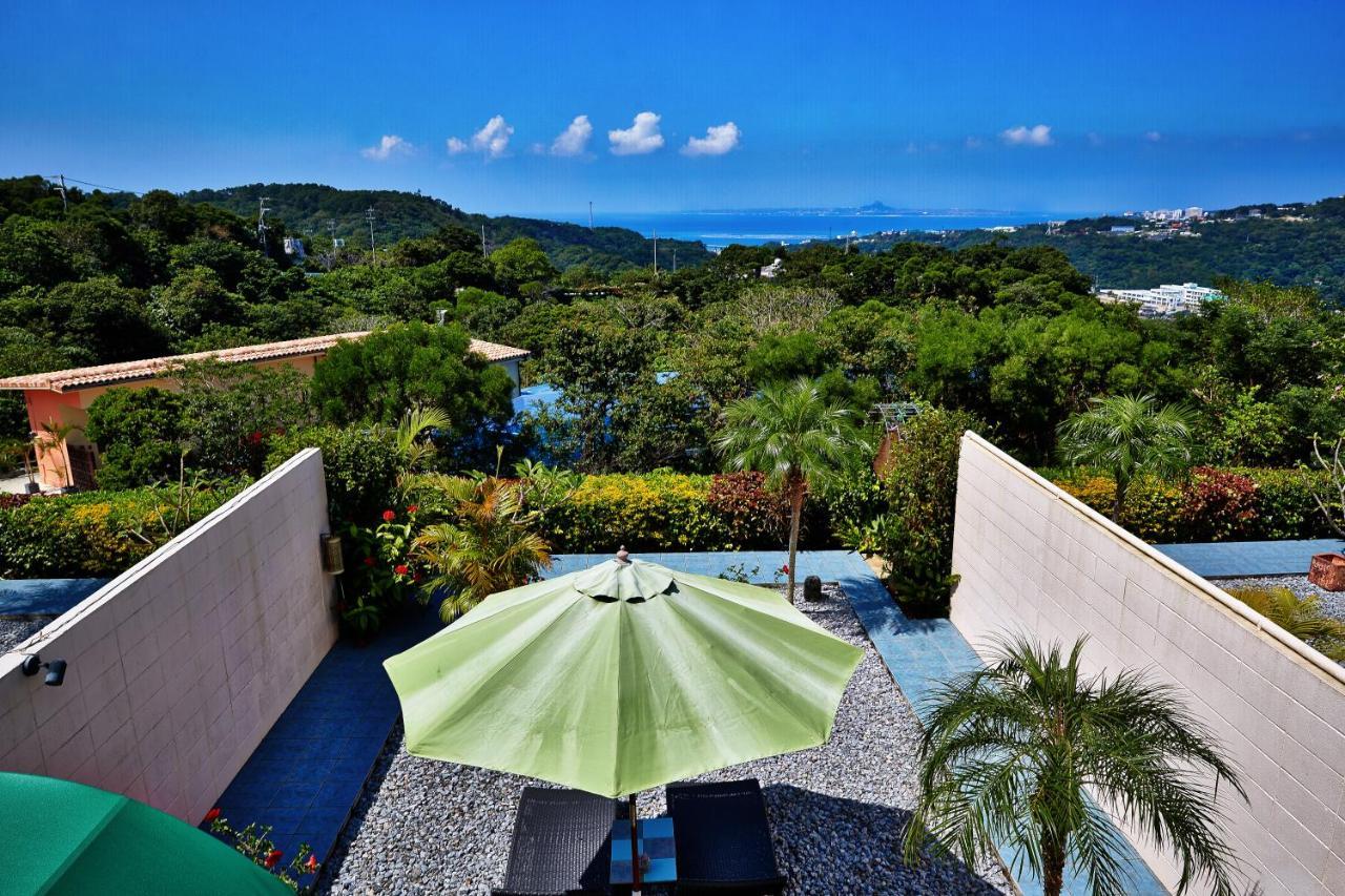 Villa Motobu Hills Buitenkant foto
